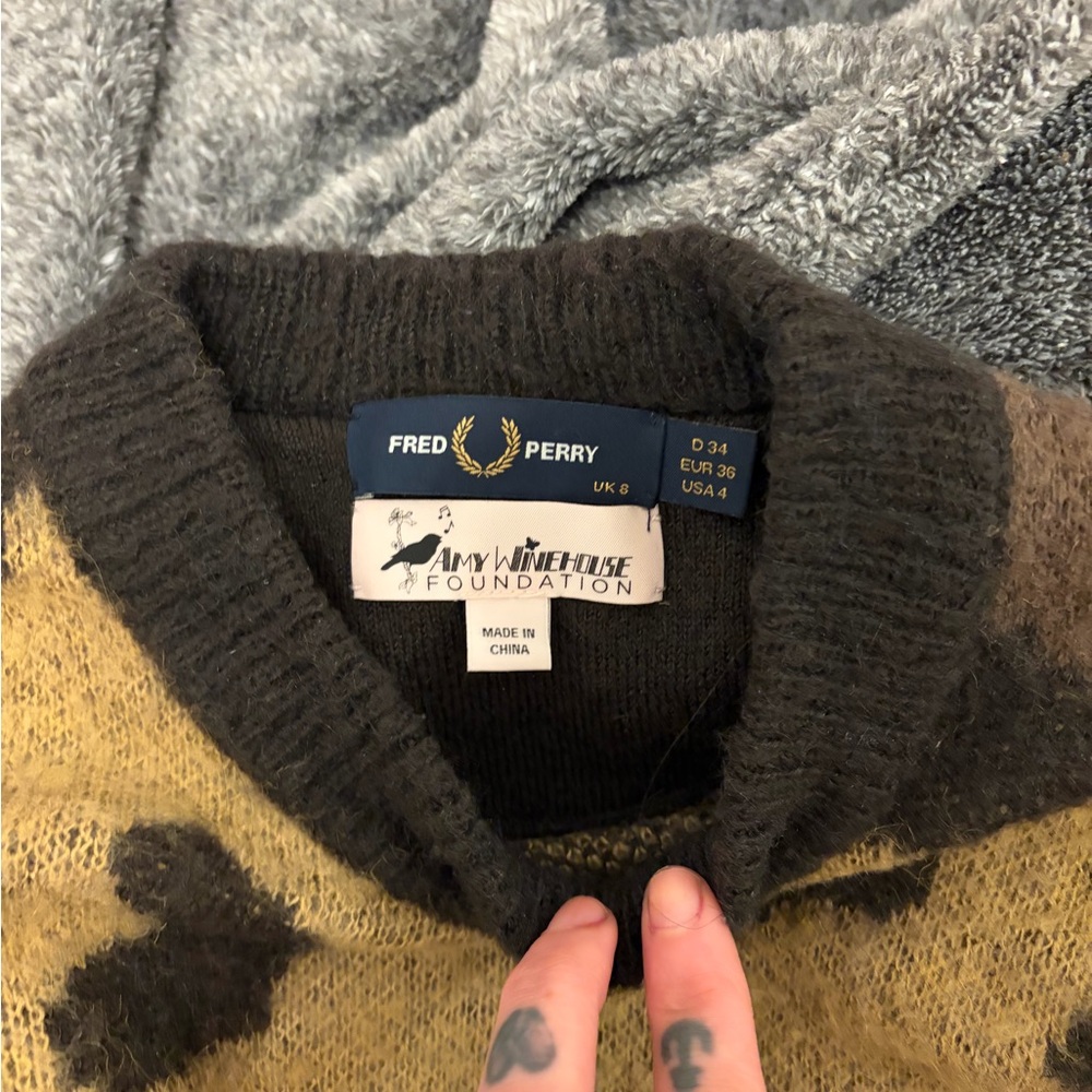 Fred Perry X Amy Winehouse Leopard sweater - Picture 7 of 8